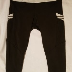 Lululemon leggings black white size 6